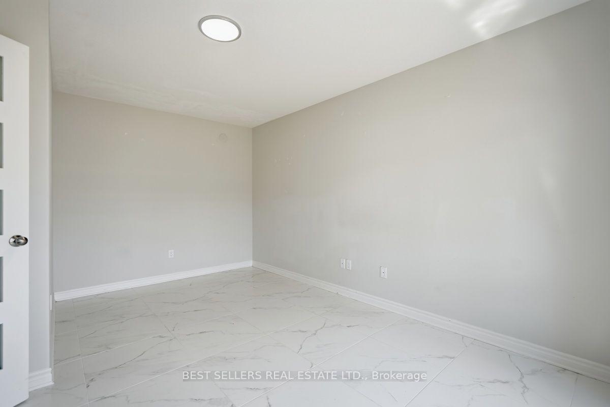 Photo 21 of 22 Weir Crescent, St. Thomas — HOMEH