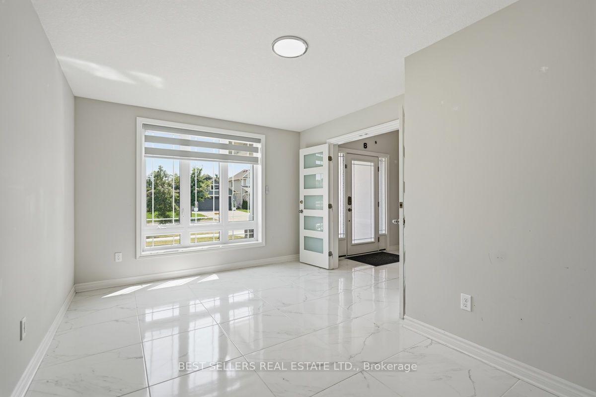 Photo 23 of 22 Weir Crescent, St. Thomas — HOMEH