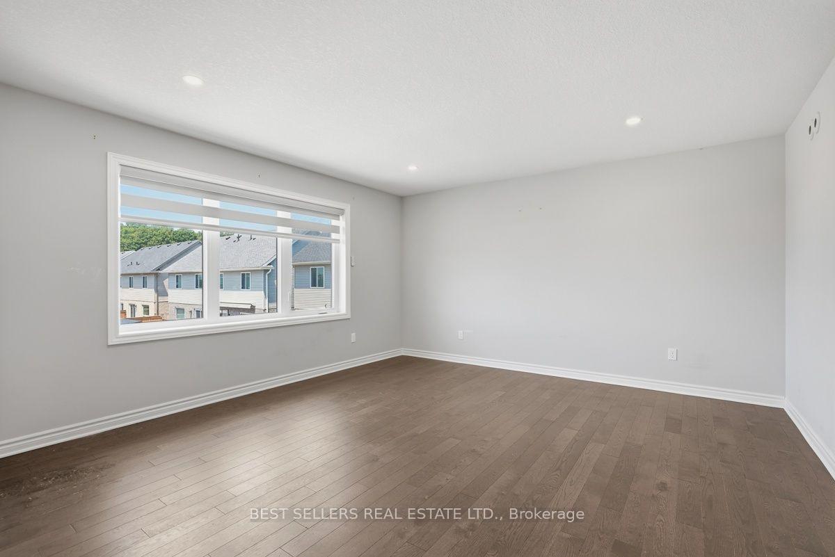 Photo 26 of 22 Weir Crescent, St. Thomas — HOMEH