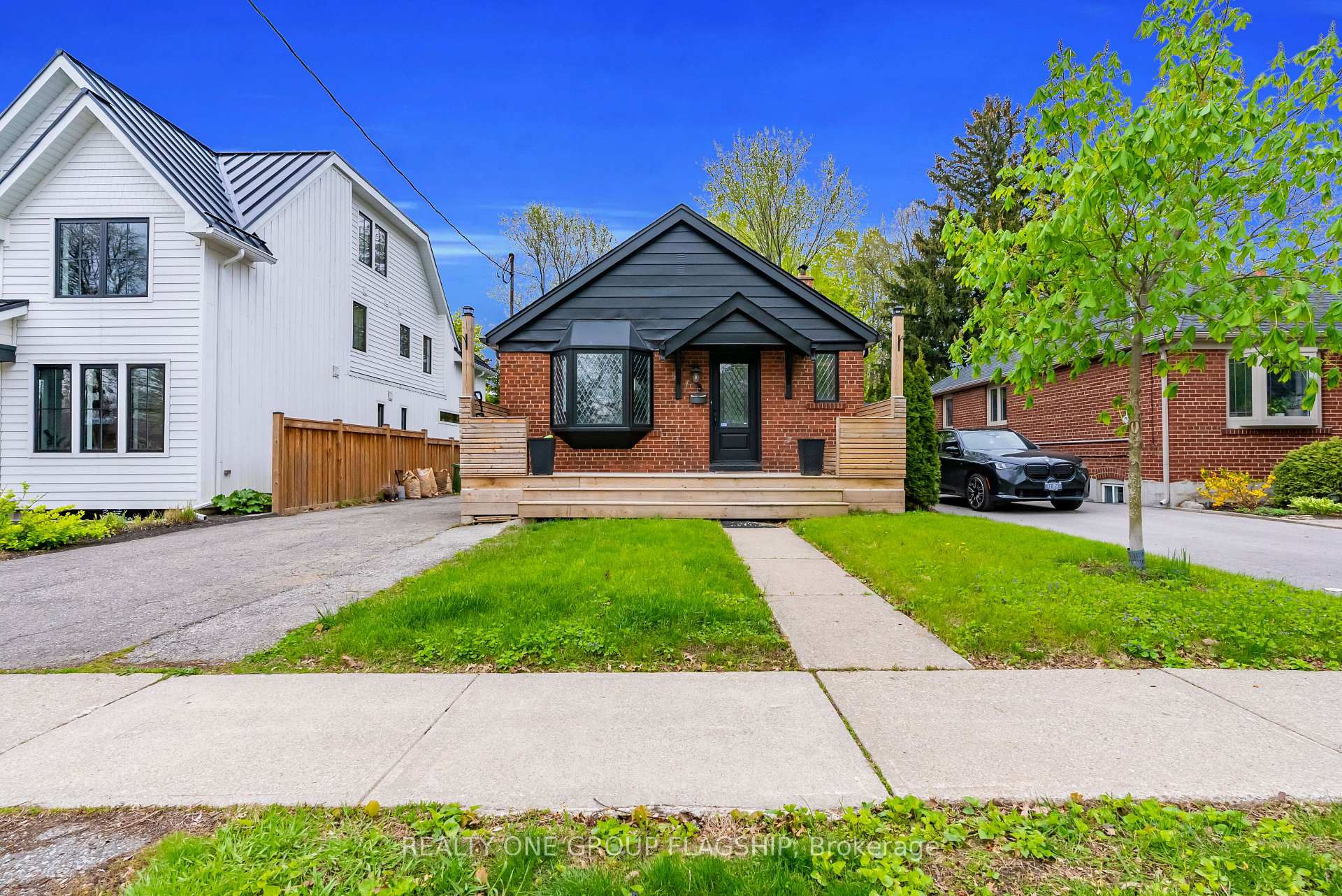 Photo 1 of 19 Yorkview Drive, Etobicoke, Stonegate-Queensway — HOMEH