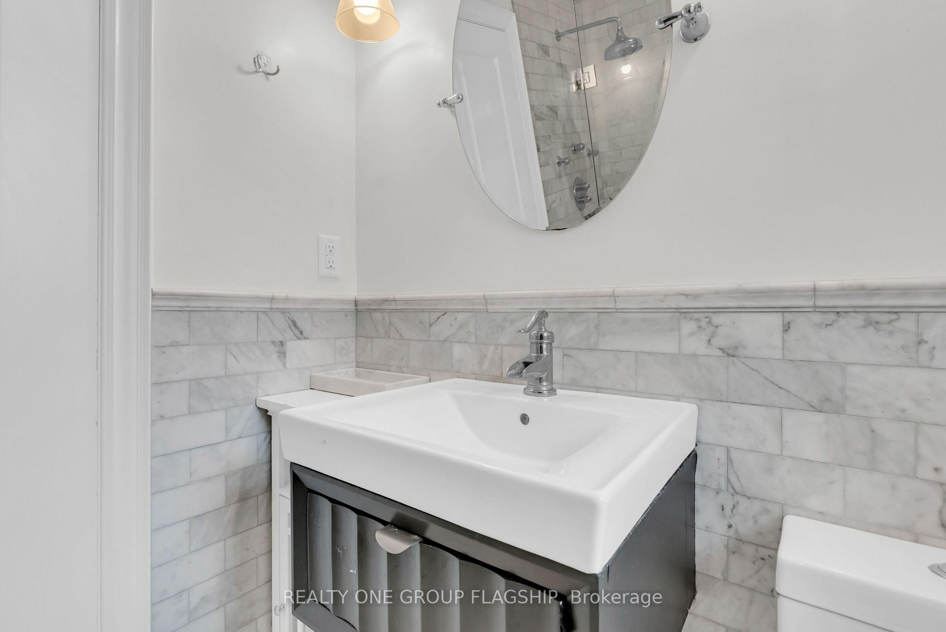 Photo 25 of 19 Yorkview Drive, Etobicoke, Stonegate-Queensway — HOMEH