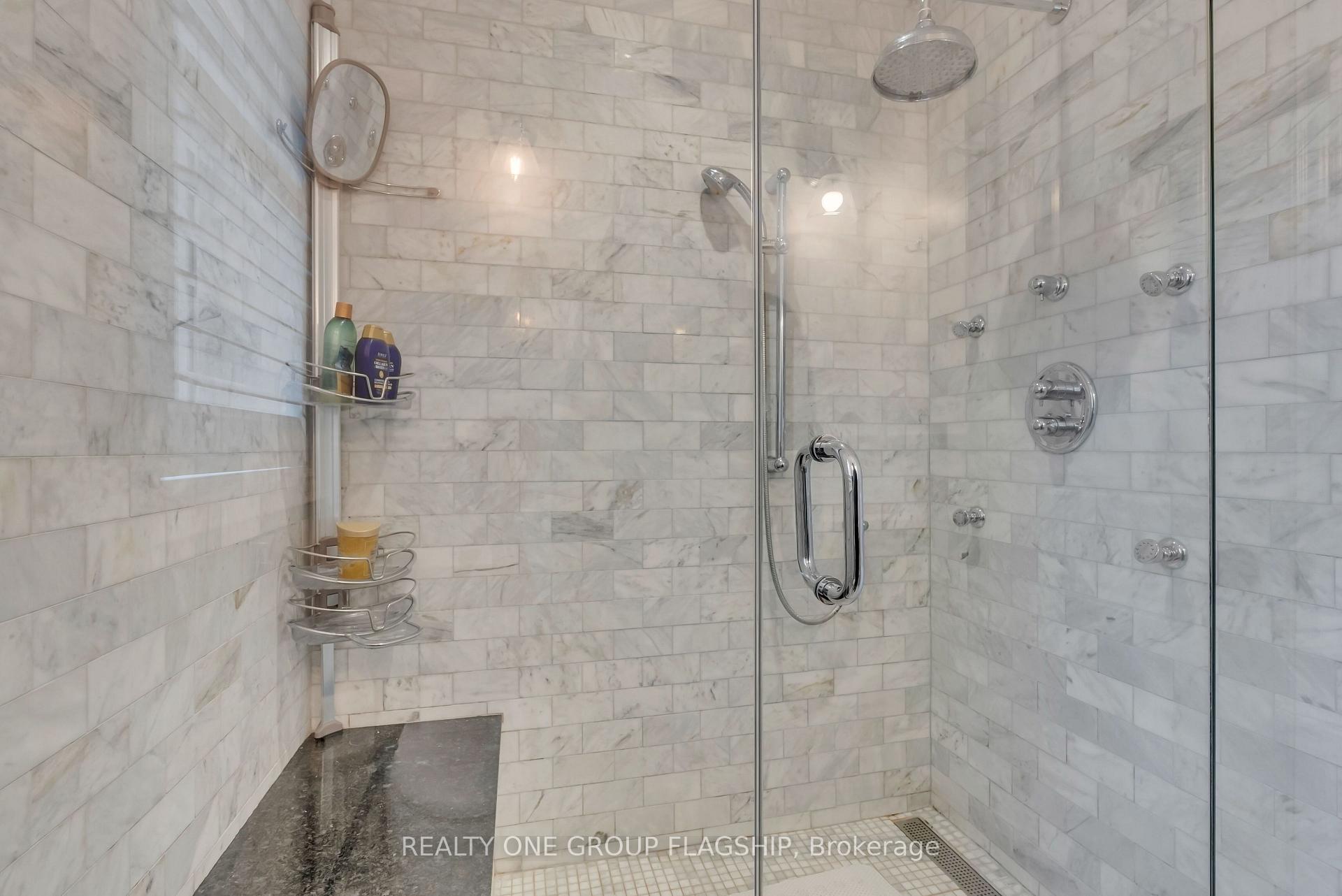 Photo 26 of 19 Yorkview Drive, Etobicoke, Stonegate-Queensway — HOMEH