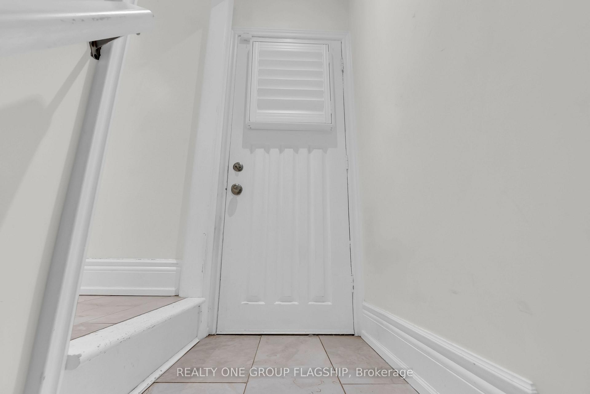 Photo 40 of 19 Yorkview Drive, Etobicoke, Stonegate-Queensway — HOMEH
