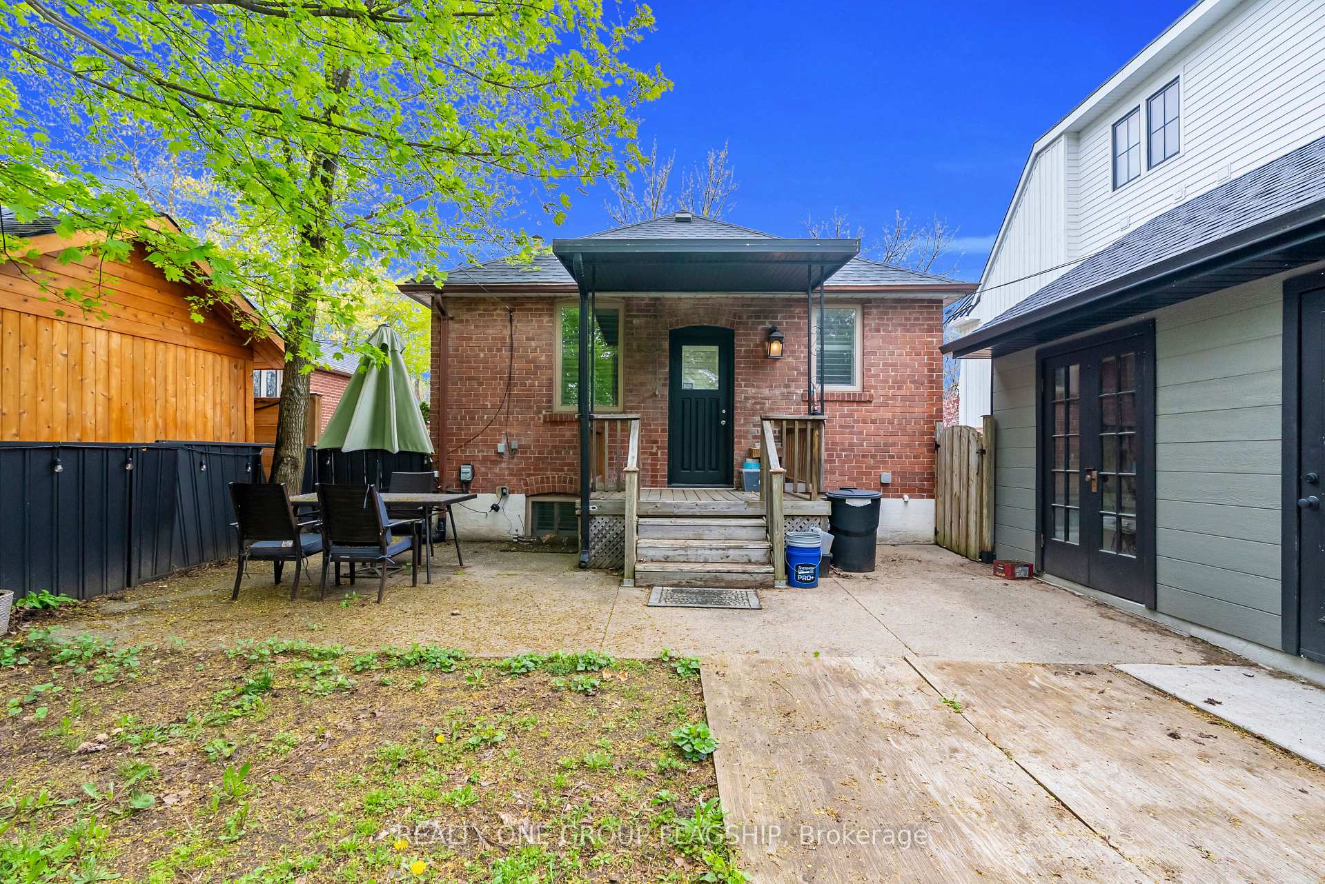 Photo 41 of 19 Yorkview Drive, Etobicoke, Stonegate-Queensway — HOMEH