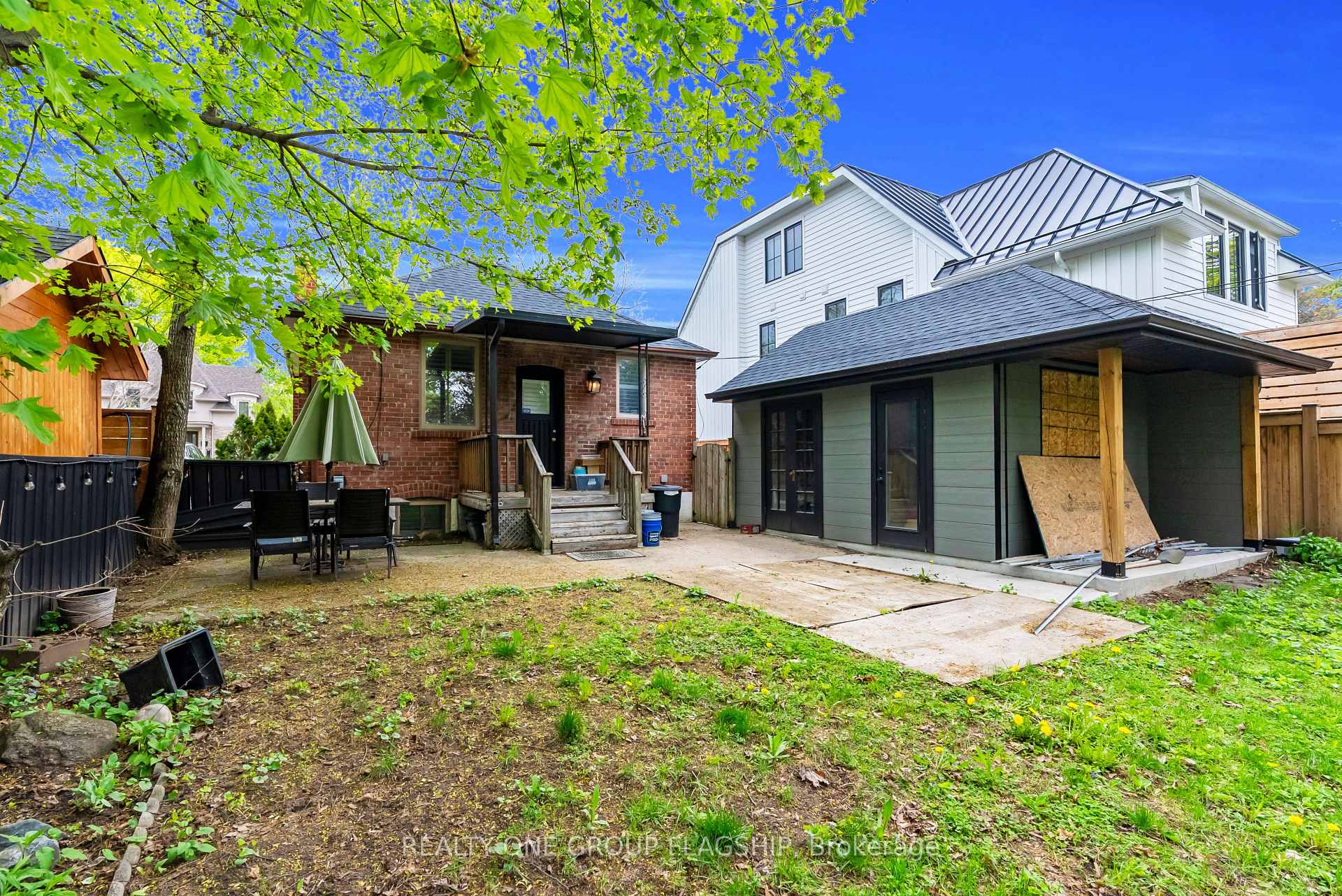 Photo 42 of 19 Yorkview Drive, Etobicoke, Stonegate-Queensway — HOMEH