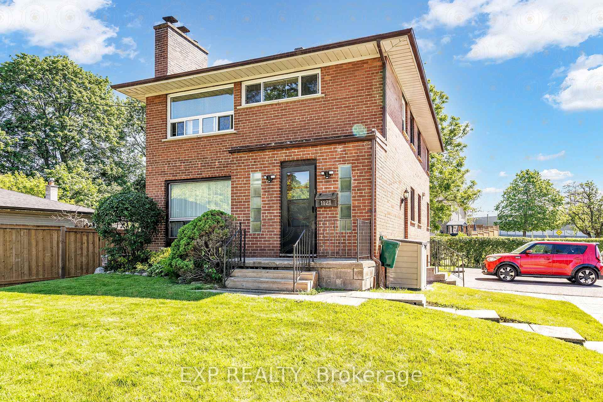 Photo 2 of 1121 Centre Street S, Whitby, Downtown Whitby — HOMEH
