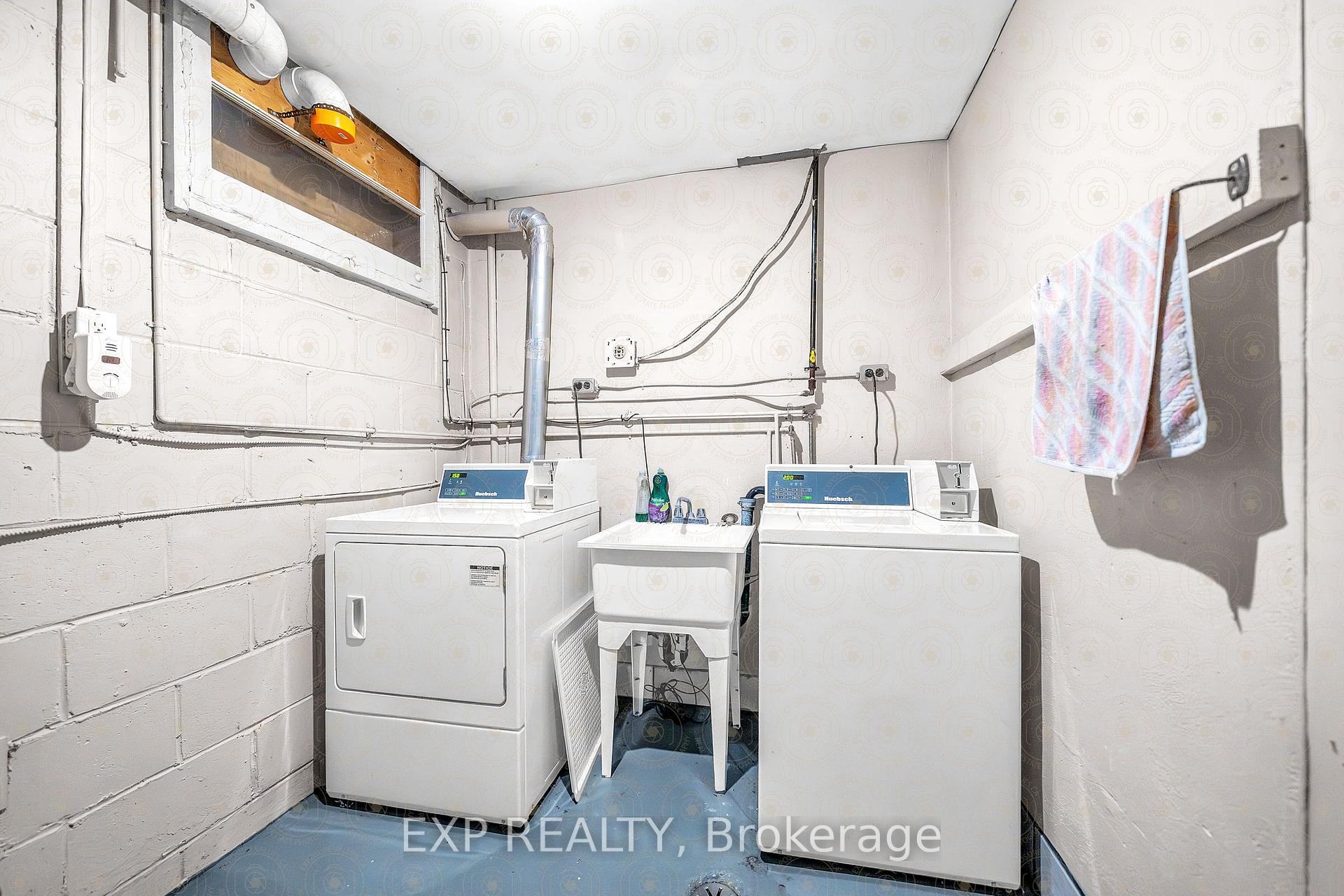 Photo 5 of 1121 Centre Street S, Whitby, Downtown Whitby — HOMEH