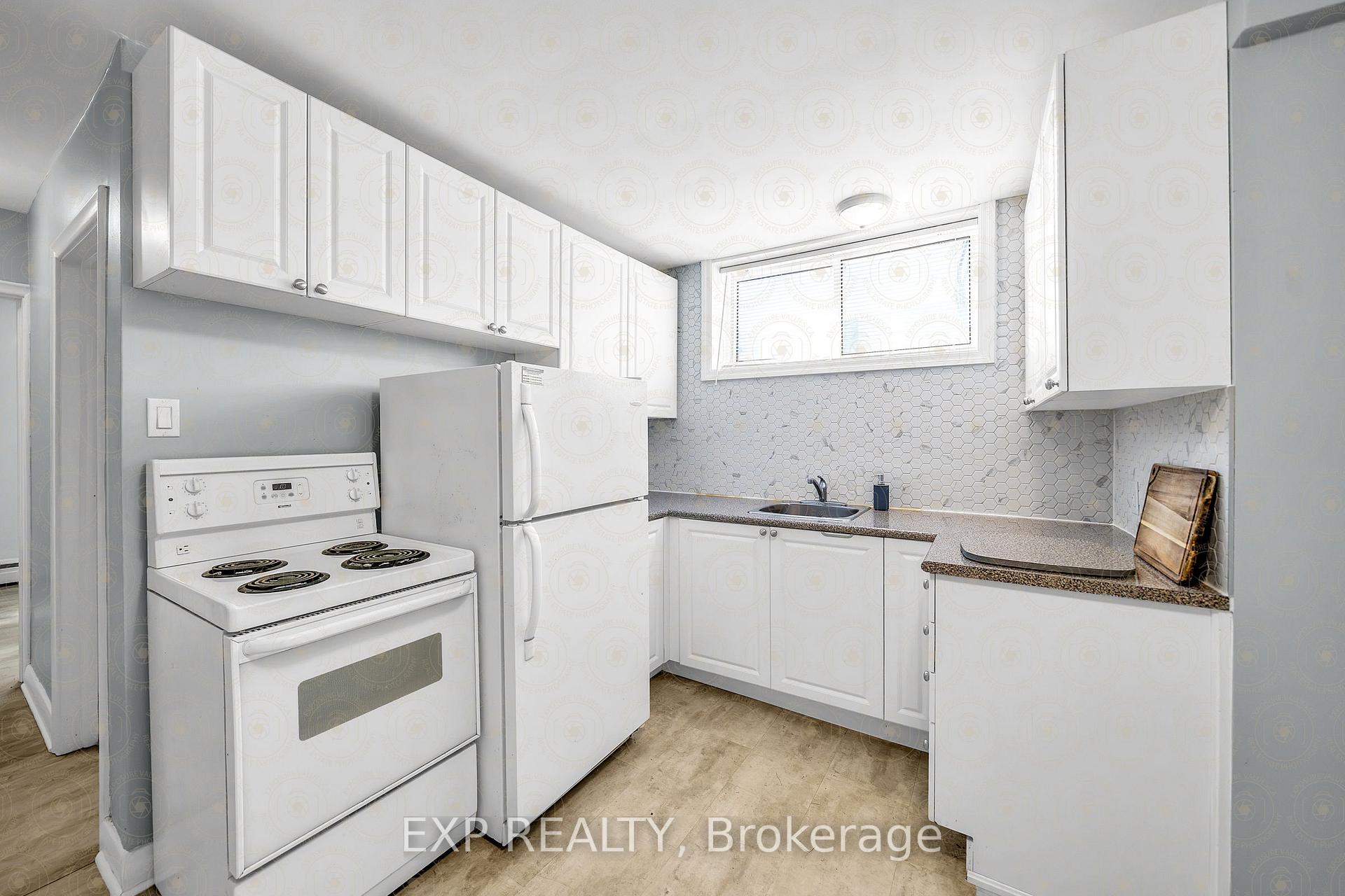 Photo 6 of 1121 Centre Street S, Whitby, Downtown Whitby — HOMEH
