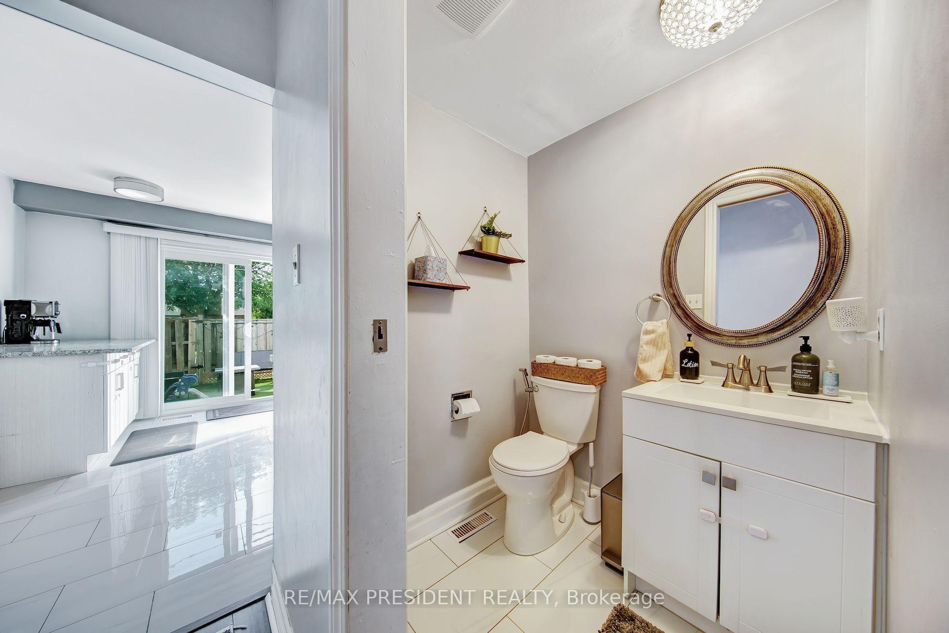 Photo 4 of Unit 9, 7080 Copenhagen Road, Mississauga, Meadowvale — HOMEH