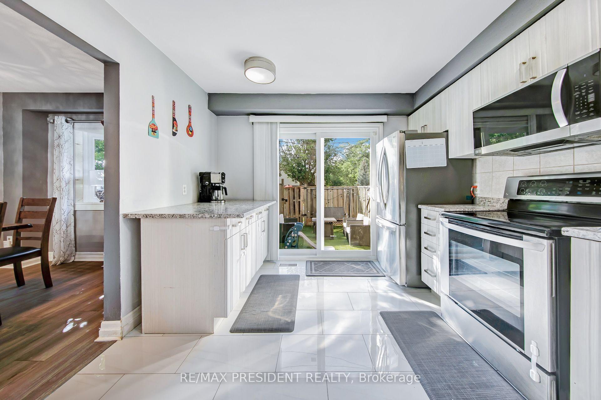 Photo 11 of Unit 9, 7080 Copenhagen Road, Mississauga, Meadowvale — HOMEH
