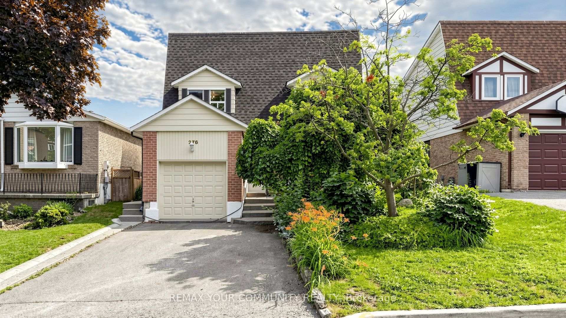 Photo 1 of 276 Currey Crescent, Newmarket, Central Newmarket — HOMEH