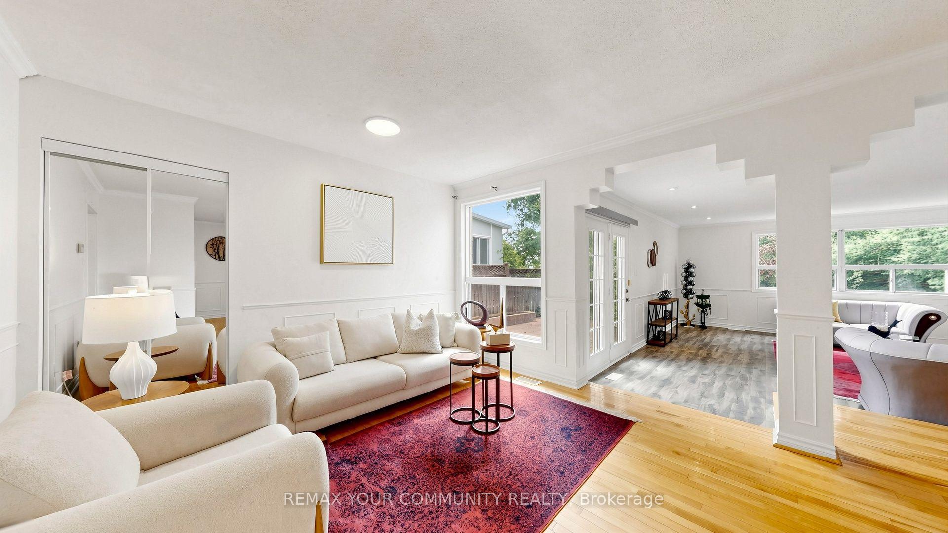 Photo 8 of 276 Currey Crescent, Newmarket, Central Newmarket — HOMEH