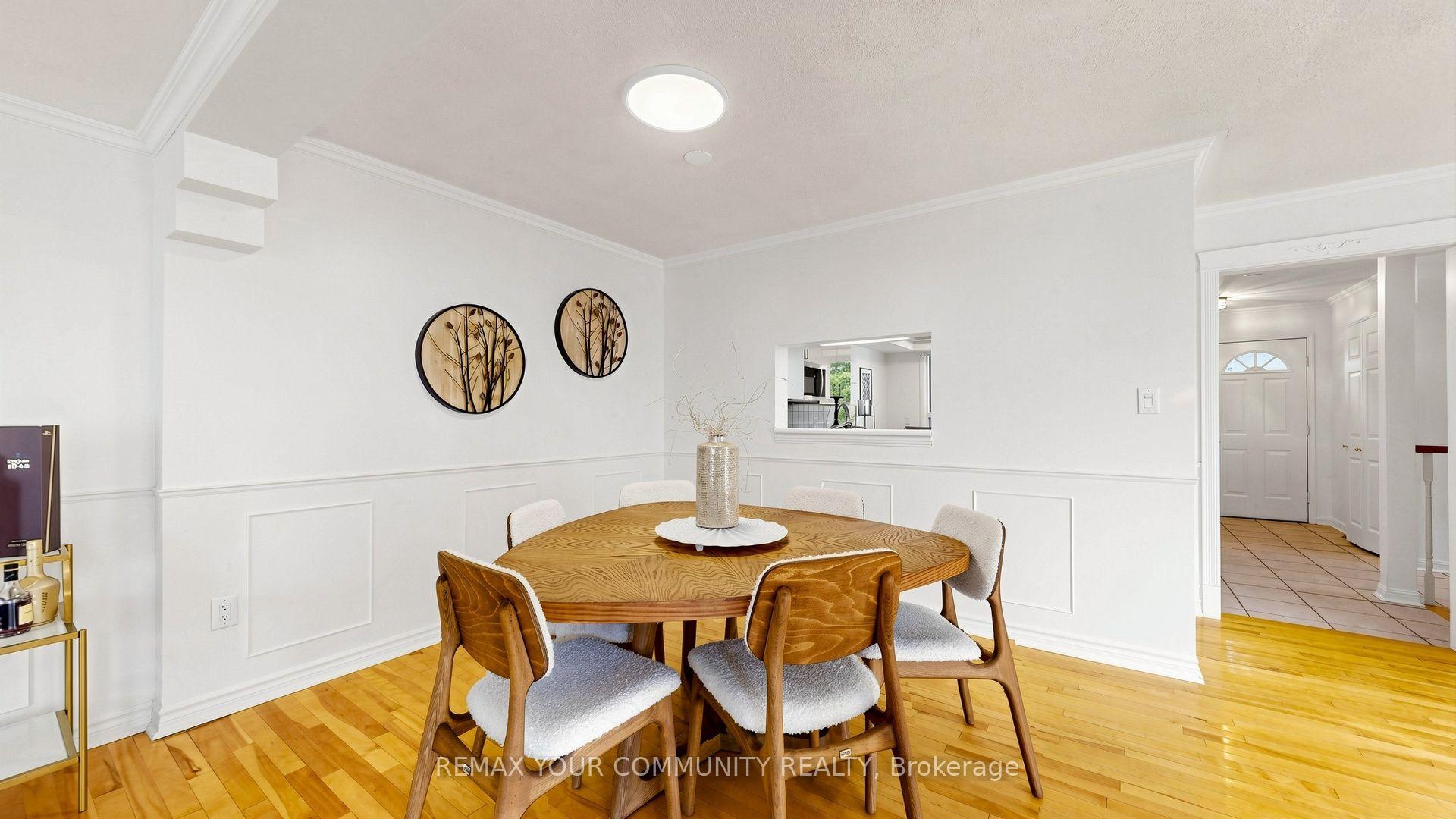 Photo 11 of 276 Currey Crescent, Newmarket, Central Newmarket — HOMEH