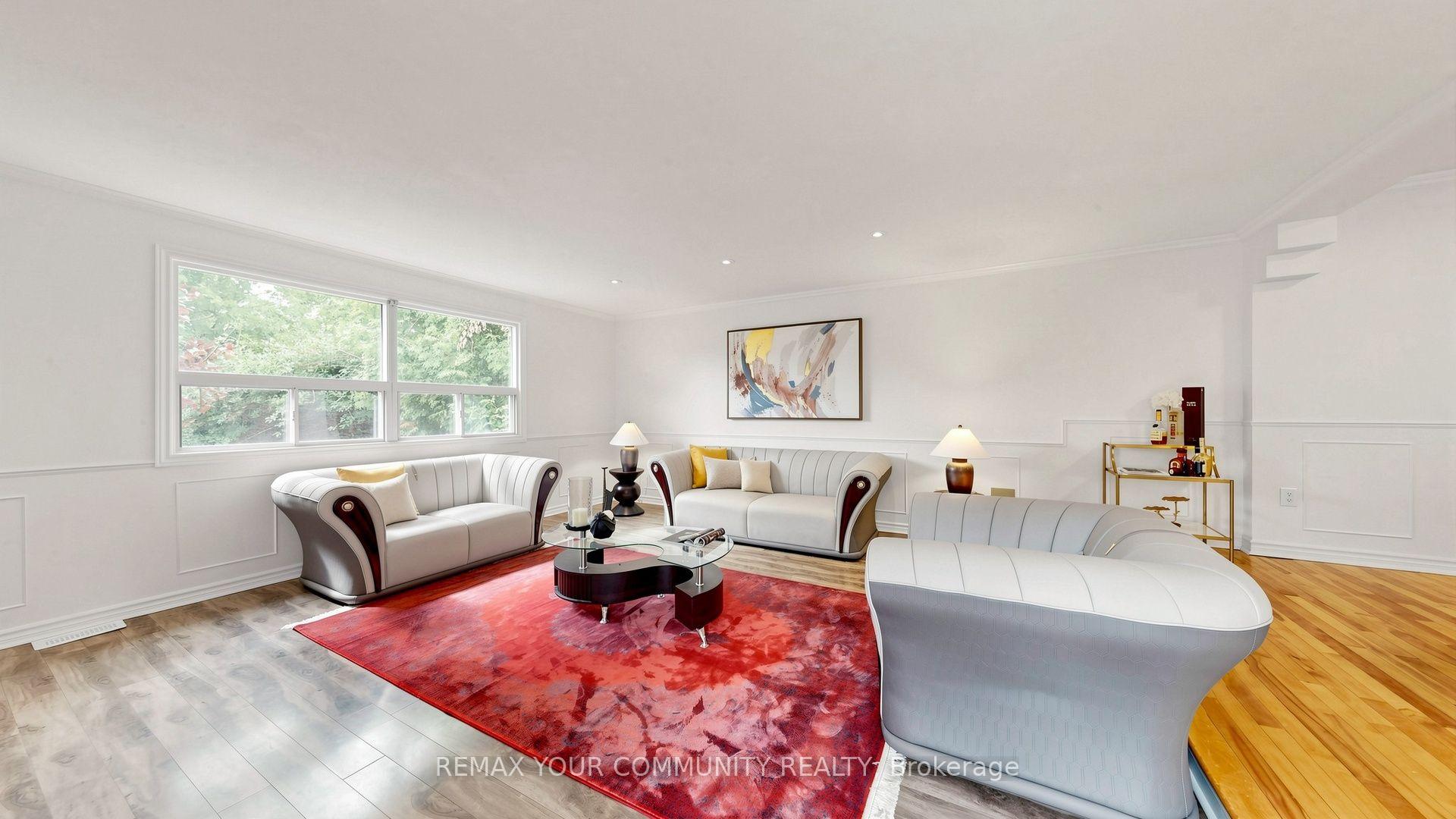Photo 13 of 276 Currey Crescent, Newmarket, Central Newmarket — HOMEH