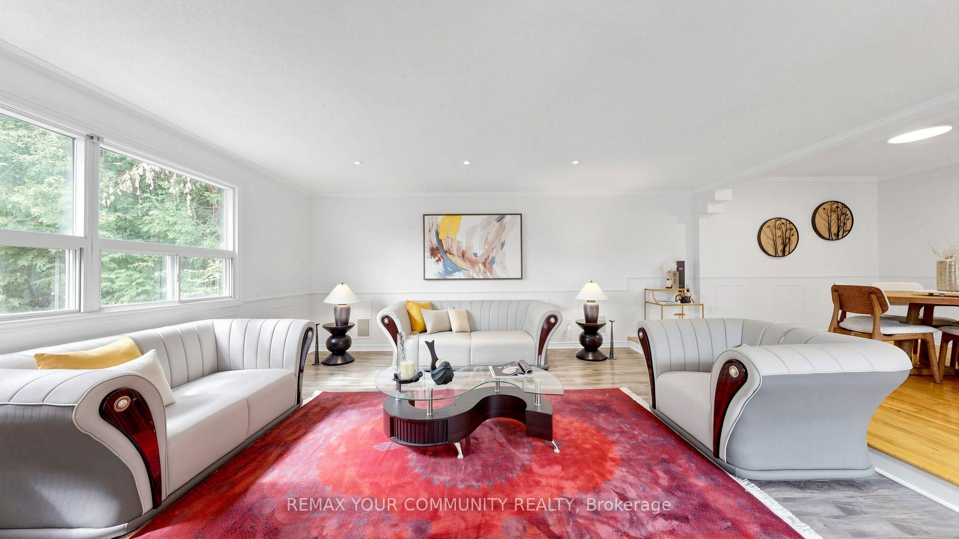 Photo 14 of 276 Currey Crescent, Newmarket, Central Newmarket — HOMEH
