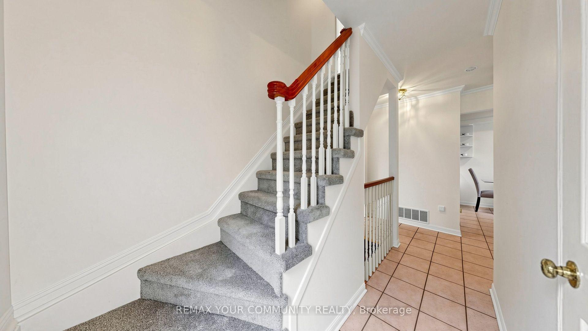 Photo 22 of 276 Currey Crescent, Newmarket, Central Newmarket — HOMEH