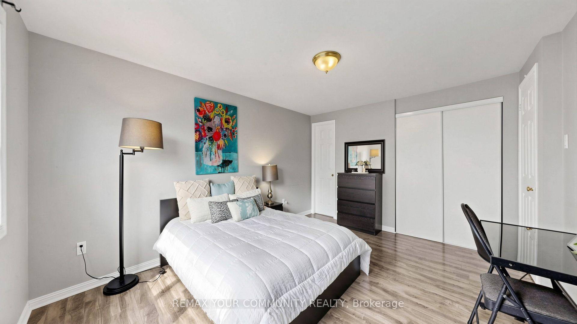 Photo 25 of 276 Currey Crescent, Newmarket, Central Newmarket — HOMEH