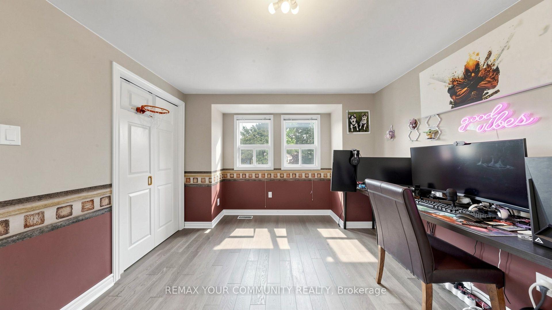 Photo 32 of 276 Currey Crescent, Newmarket, Central Newmarket — HOMEH
