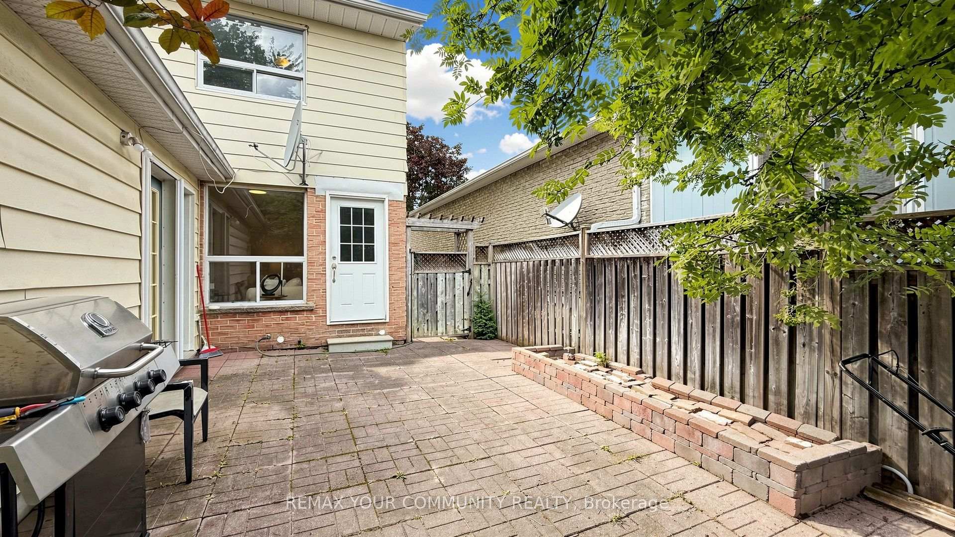 Photo 42 of 276 Currey Crescent, Newmarket, Central Newmarket — HOMEH