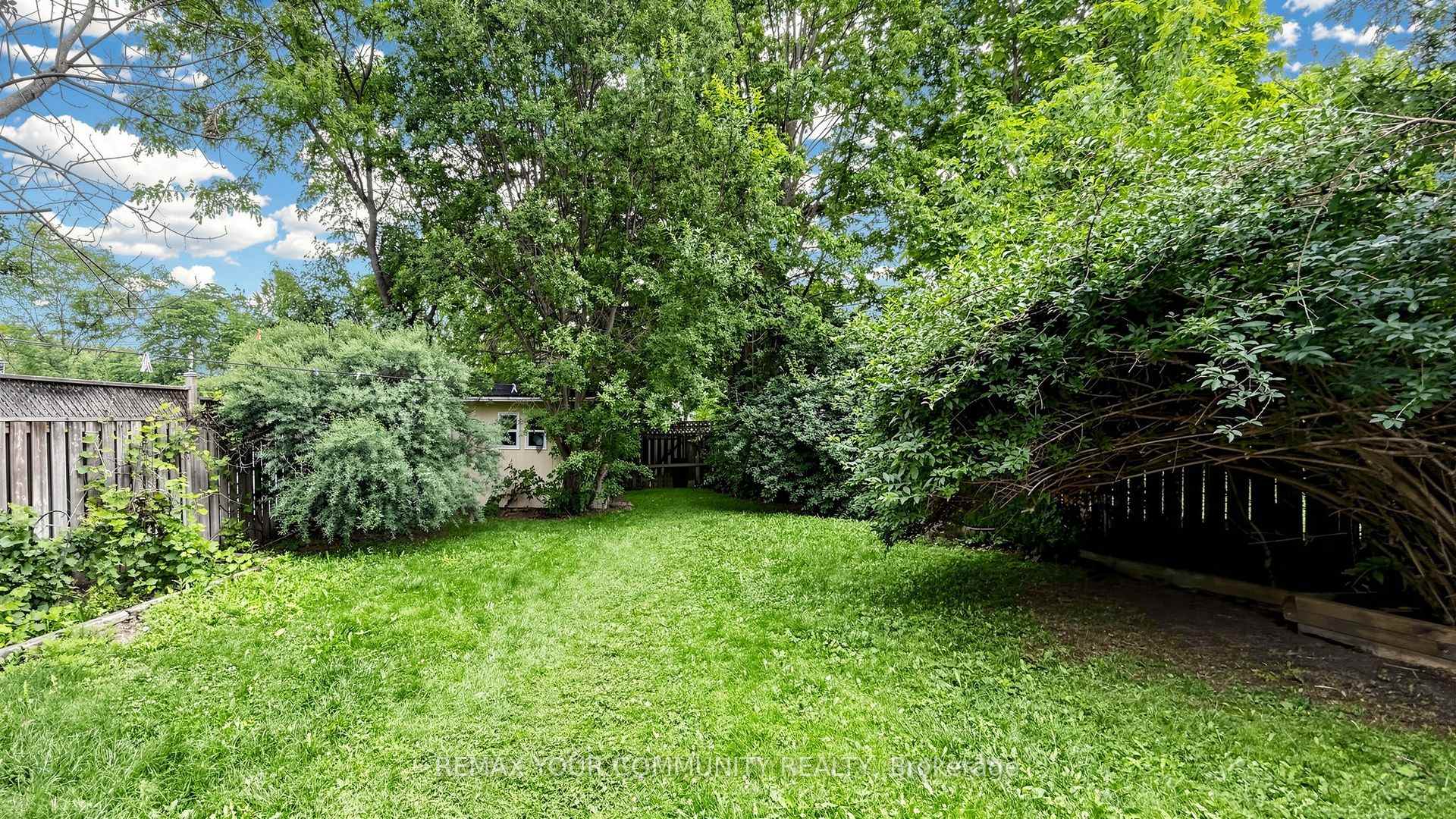 Photo 45 of 276 Currey Crescent, Newmarket, Central Newmarket — HOMEH