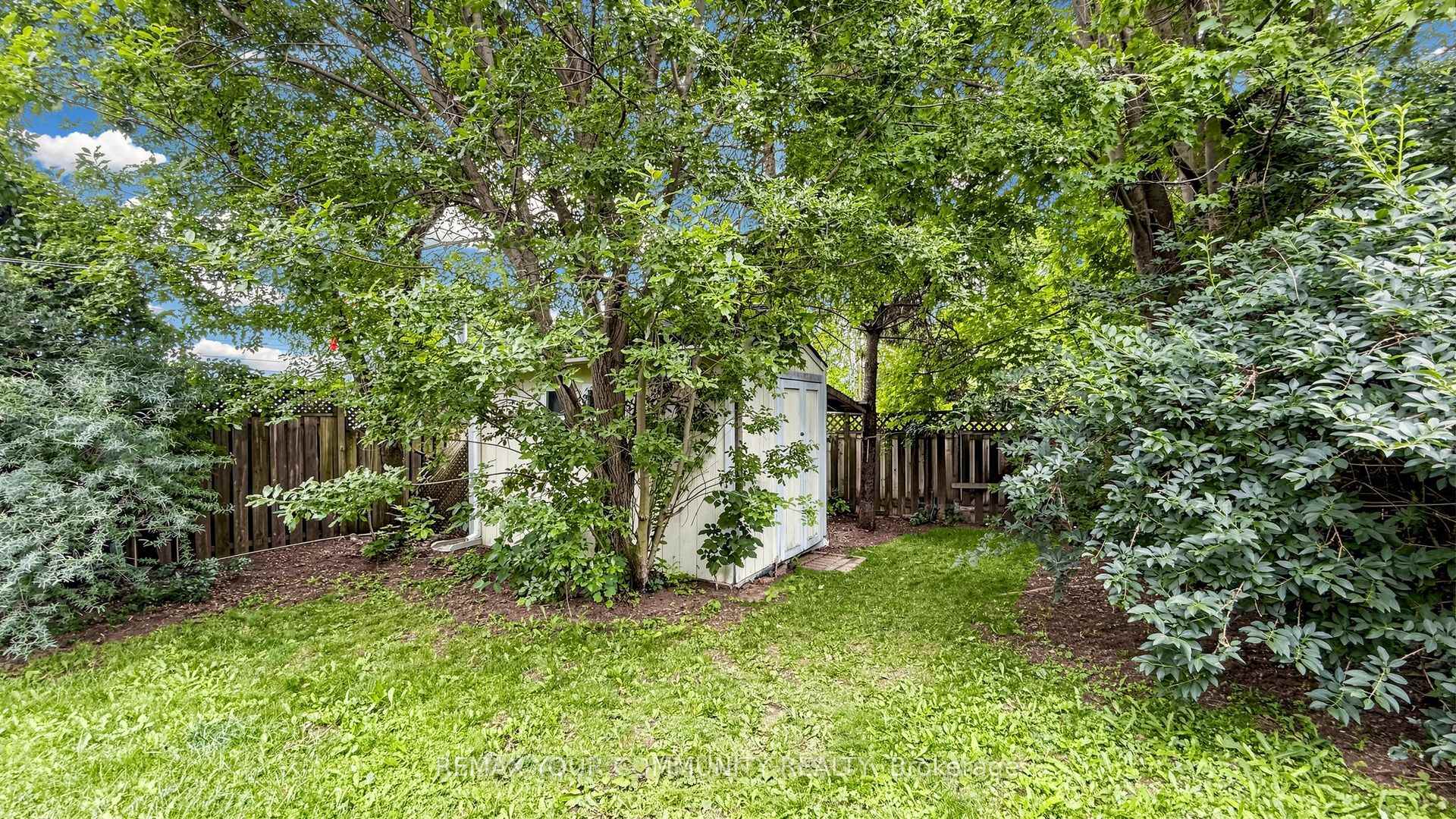 Photo 46 of 276 Currey Crescent, Newmarket, Central Newmarket — HOMEH