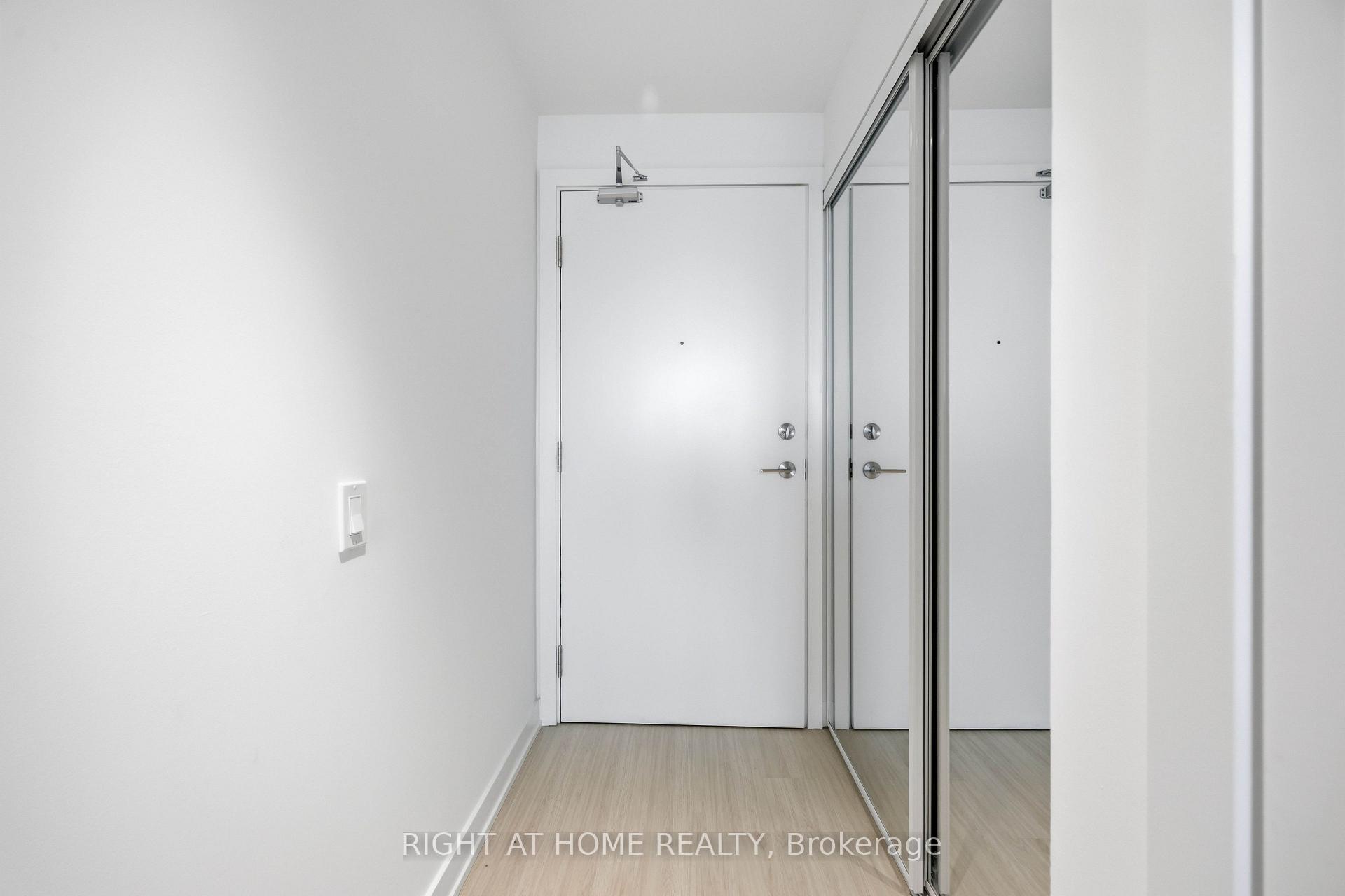 Photo 9 of Unit 5110, 8 Wellesley Street W, Toronto, Bay Street Corridor — HOMEH