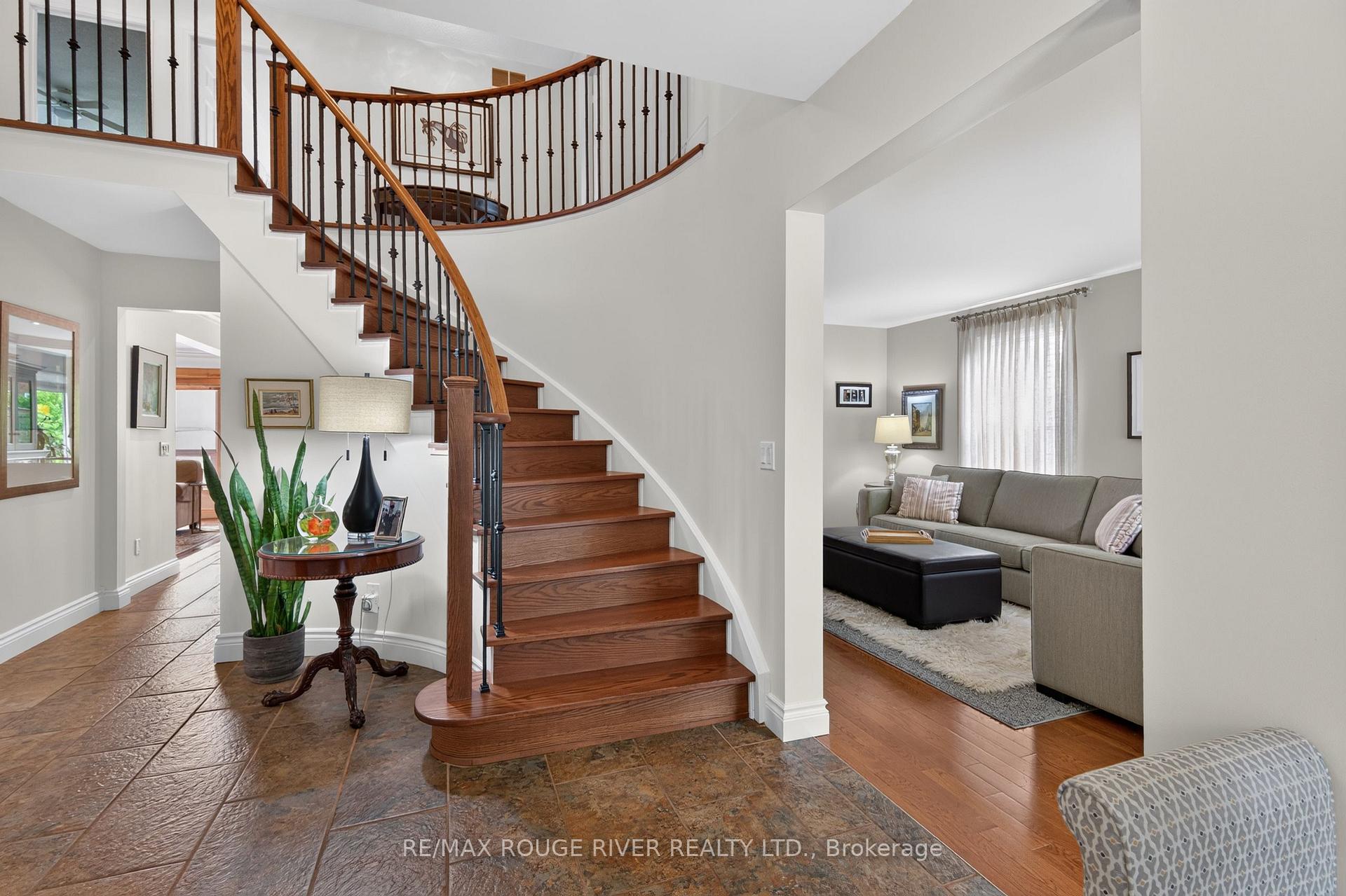 Photo 3 of 1823 Dencourt Drive, Pickering, Amberlea — HOMEH