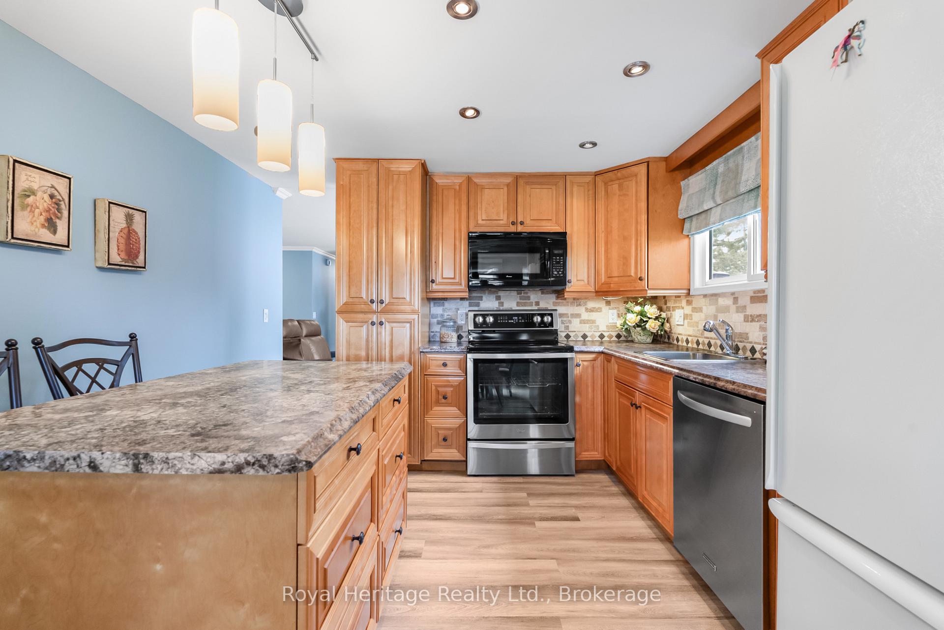 Photo 7 of 3 Macal Drive, Kawartha Lakes, Fenelon — HOMEH