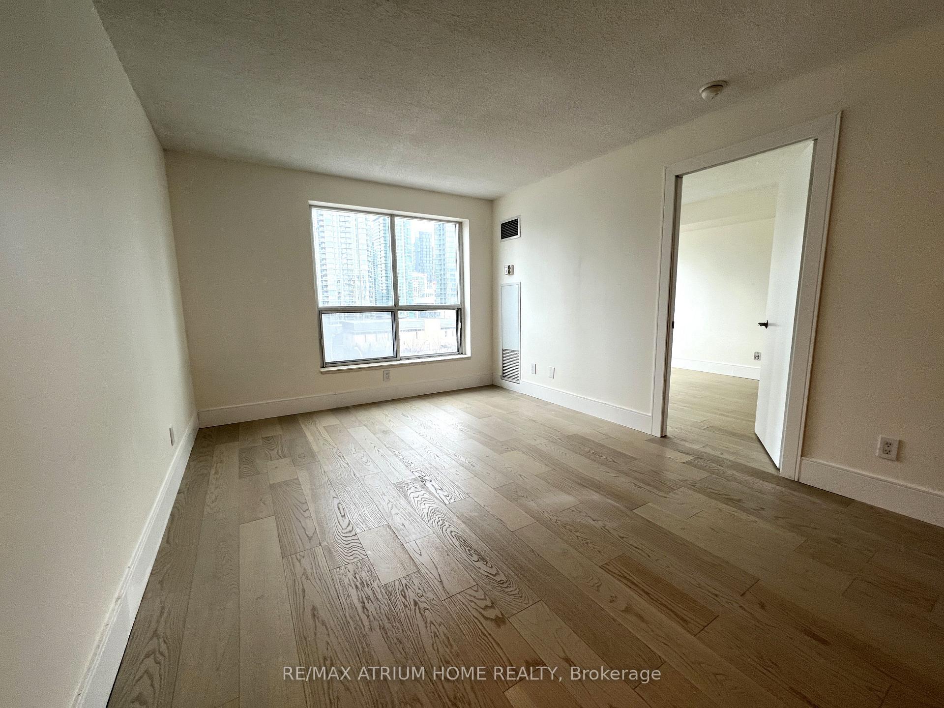 Photo 14 of Unit 905, 410 Queens Quay W, Toronto, Waterfront Communities — HOMEH