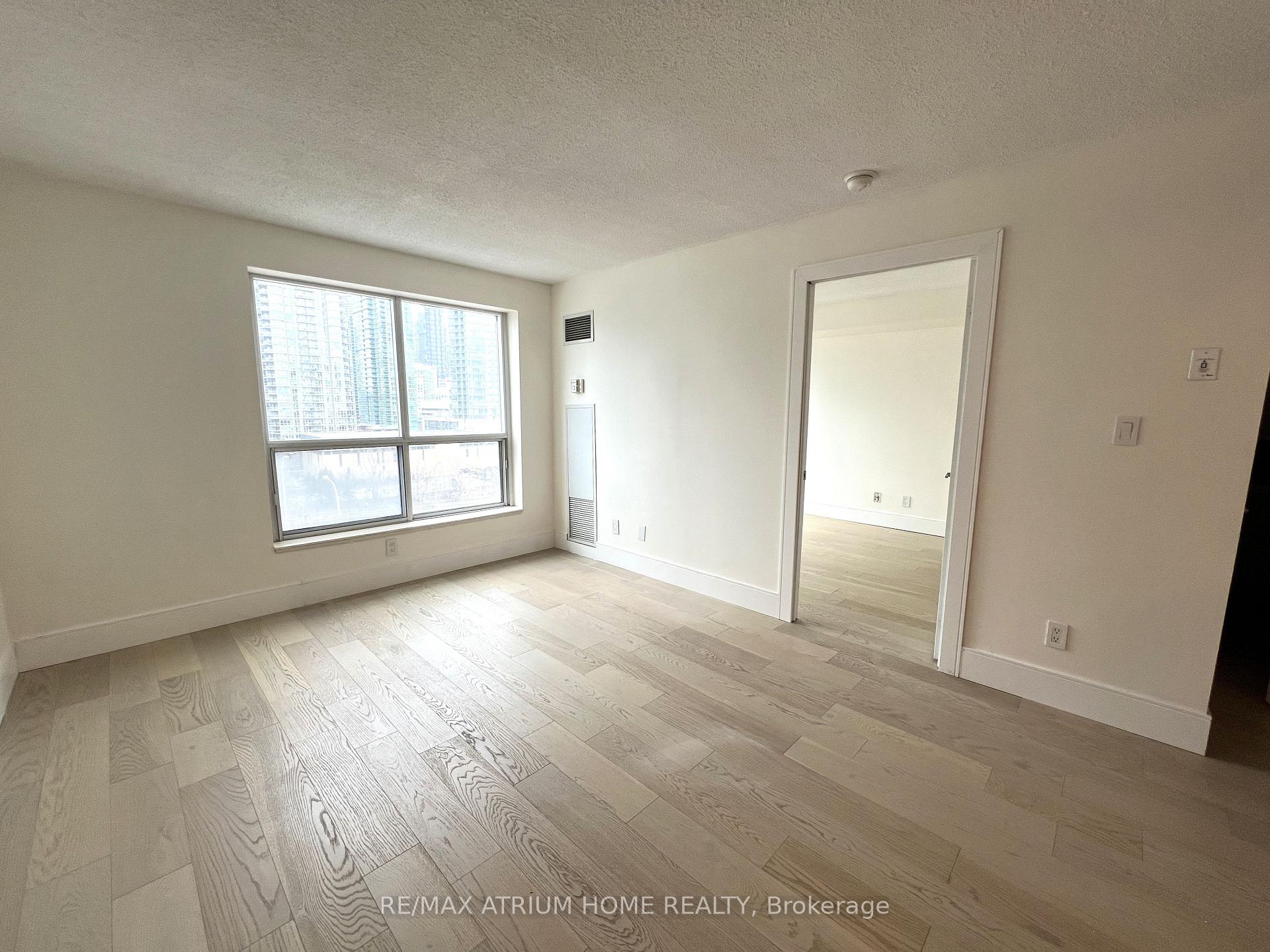 Photo 15 of Unit 905, 410 Queens Quay W, Toronto, Waterfront Communities — HOMEH