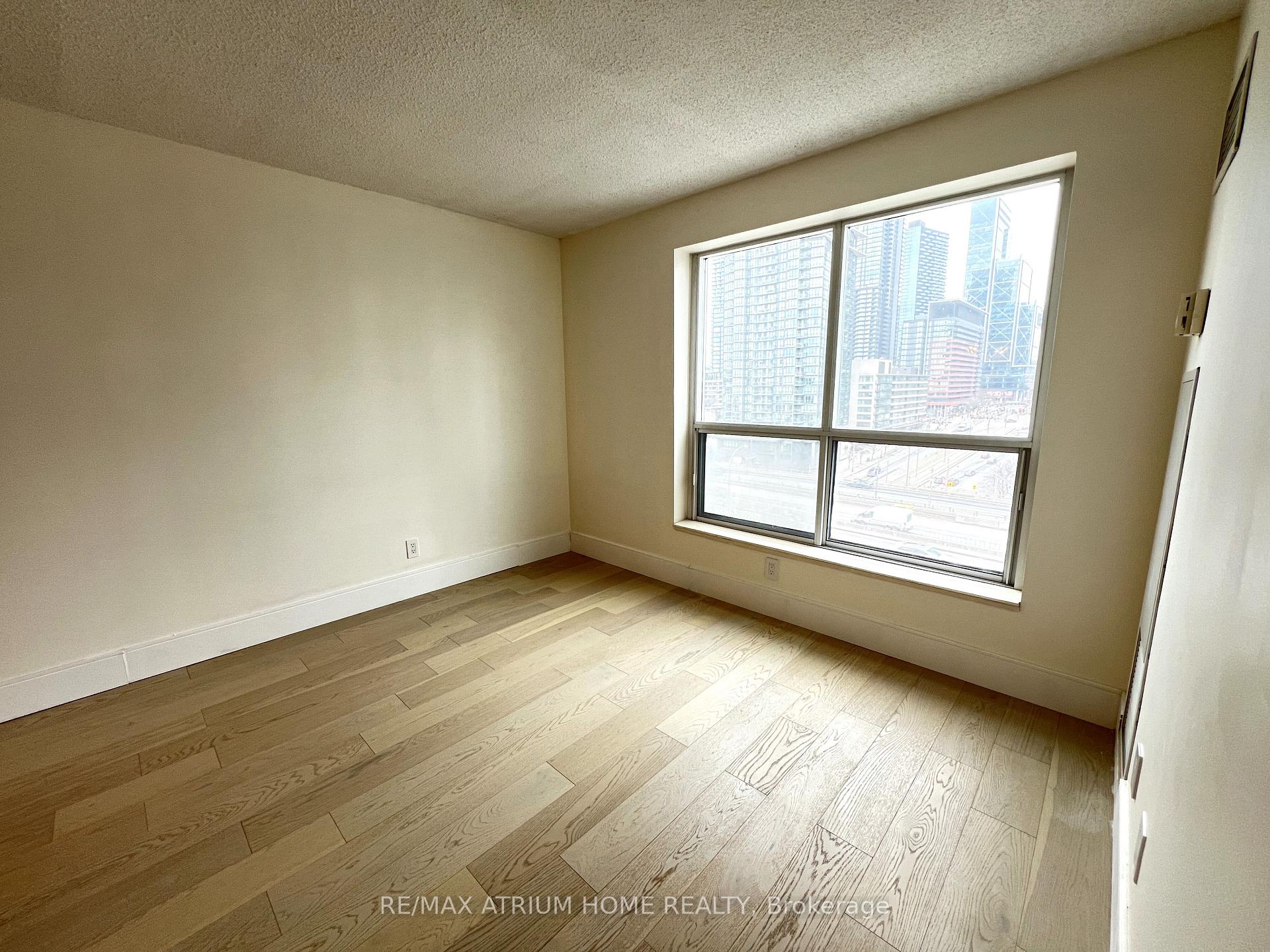 Photo 17 of Unit 905, 410 Queens Quay W, Toronto, Waterfront Communities — HOMEH