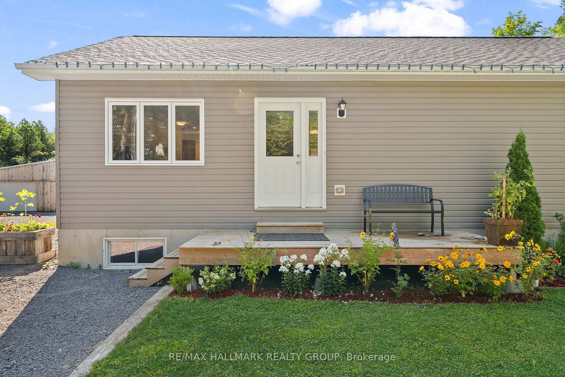Front of 466 Stewartville Road W
