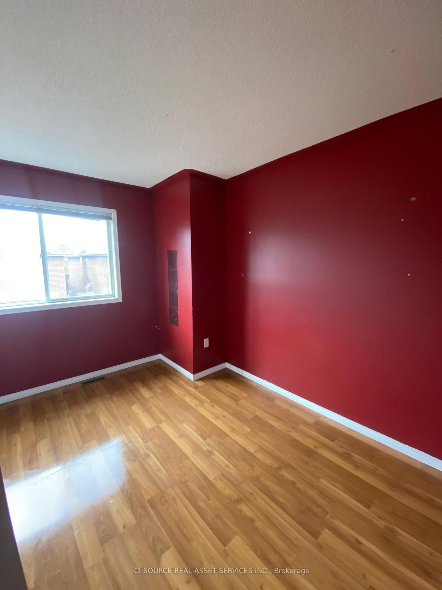 Photo 2 of 24 Mattari Court, Etobicoke, West Humber-Clairville — HOMEH