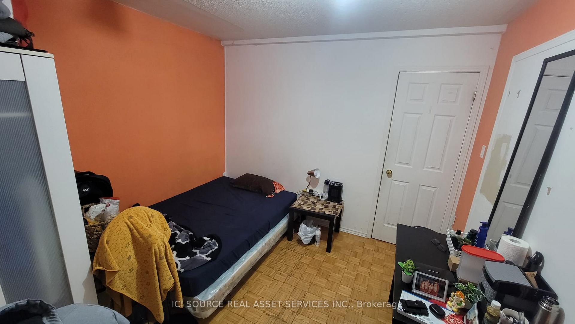 Photo 3 of 24 Mattari Court, Etobicoke, West Humber-Clairville — HOMEH