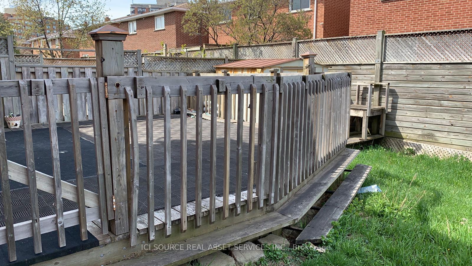 Photo 6 of 24 Mattari Court, Etobicoke, West Humber-Clairville — HOMEH