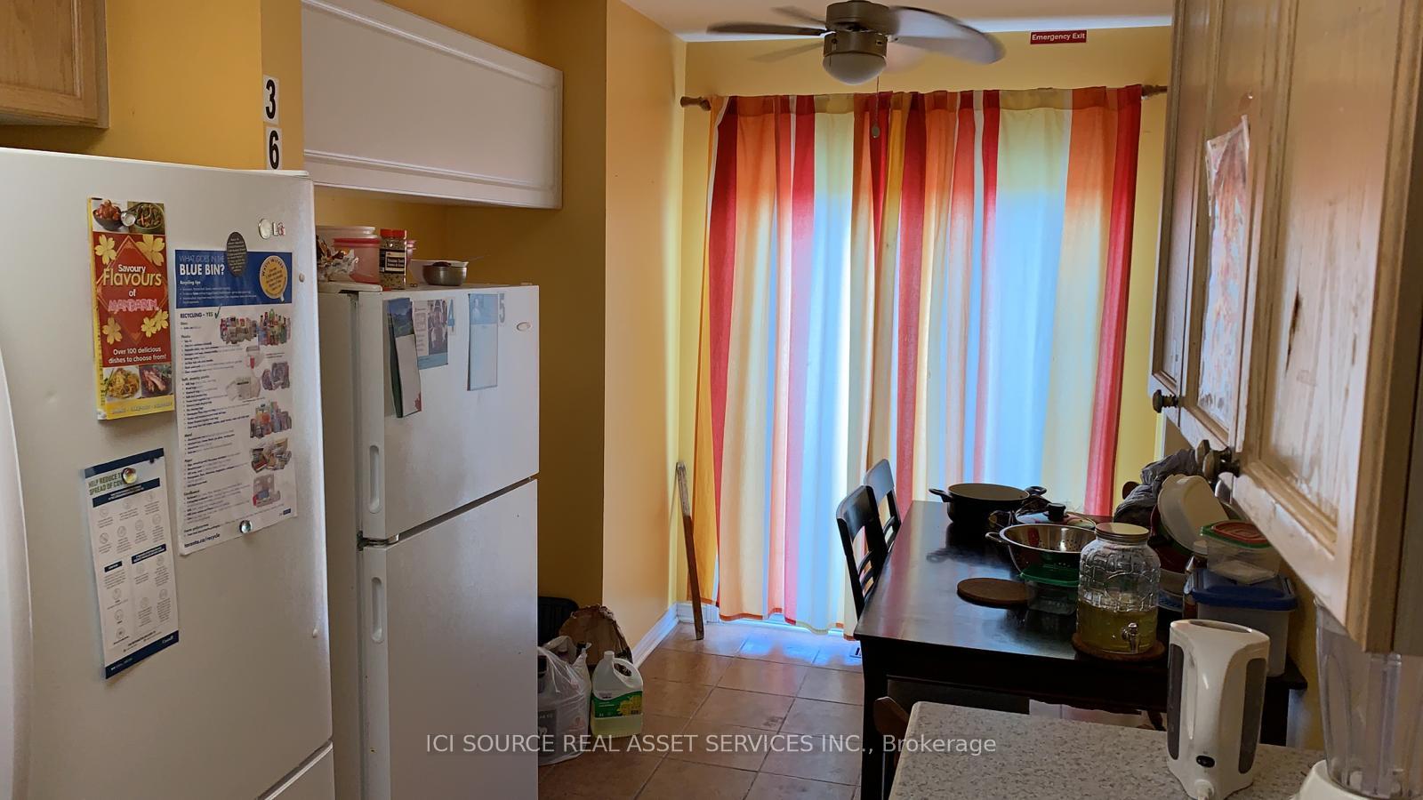 Photo 10 of 24 Mattari Court, Etobicoke, West Humber-Clairville — HOMEH