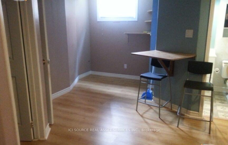 Photo 15 of 24 Mattari Court, Etobicoke, West Humber-Clairville — HOMEH