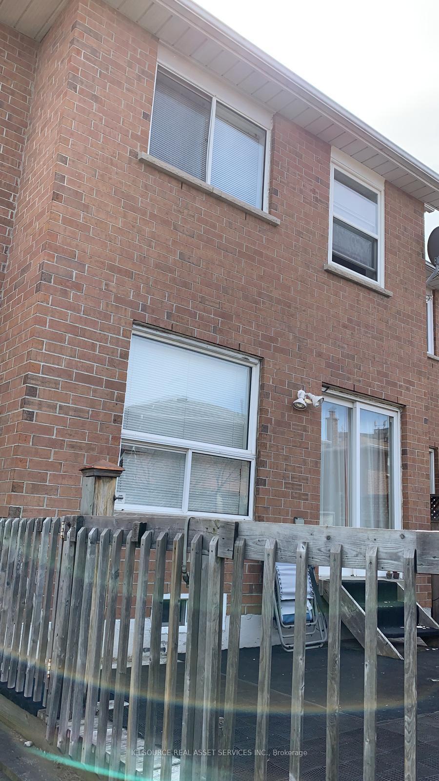 Photo 19 of 24 Mattari Court, Etobicoke, West Humber-Clairville — HOMEH