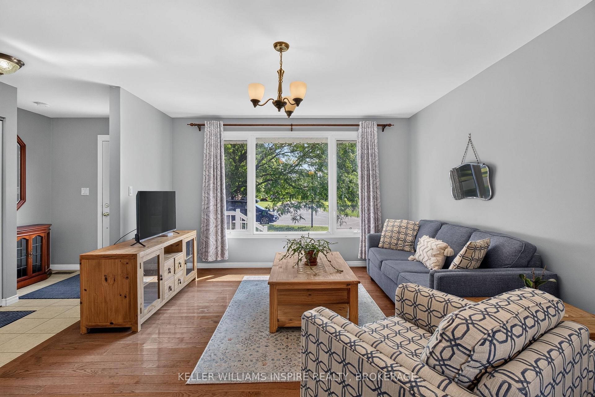 Photo 6 of 38 Westran Road, Loyalist, Amherstview — HOMEH