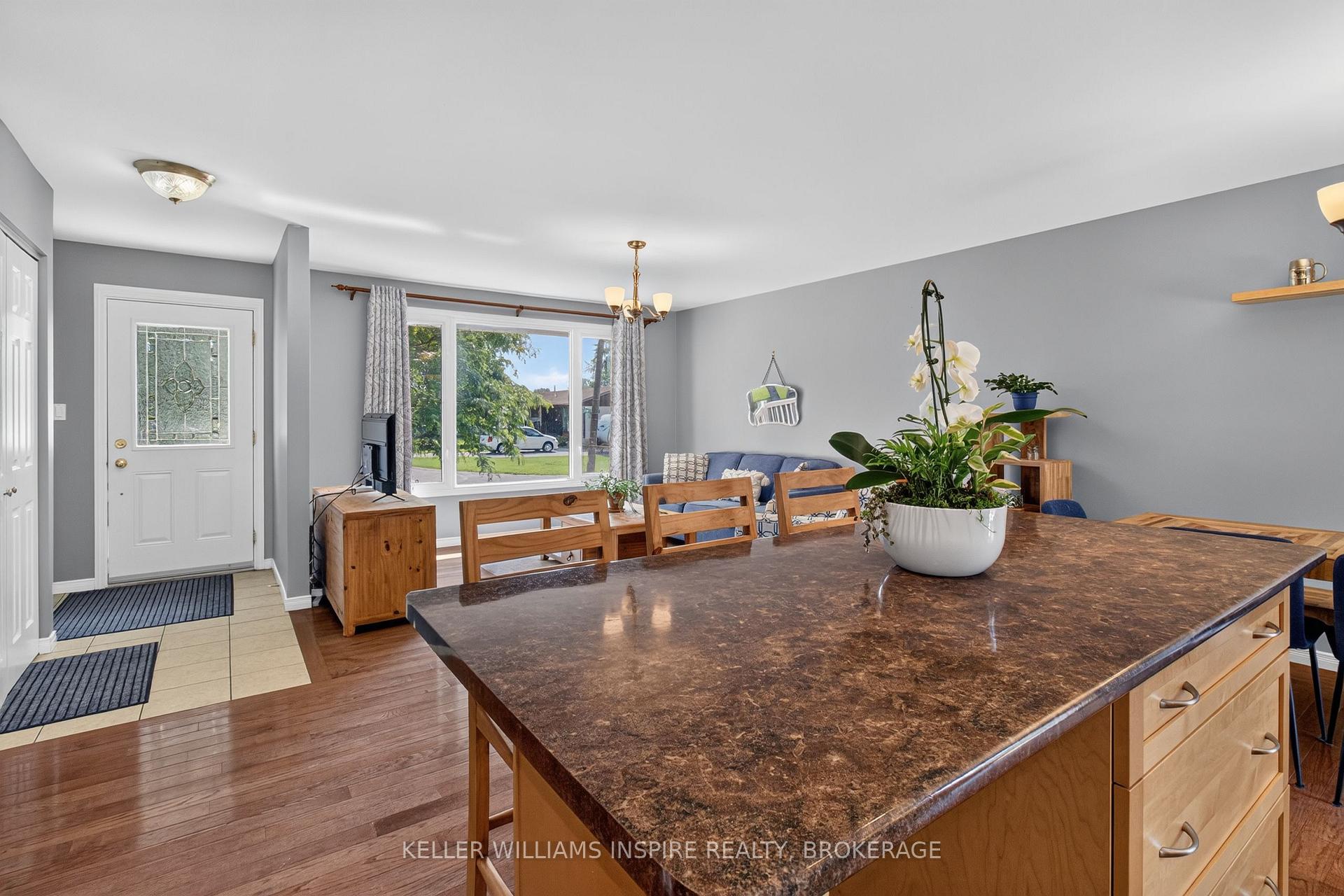 Photo 17 of 38 Westran Road, Loyalist, Amherstview — HOMEH