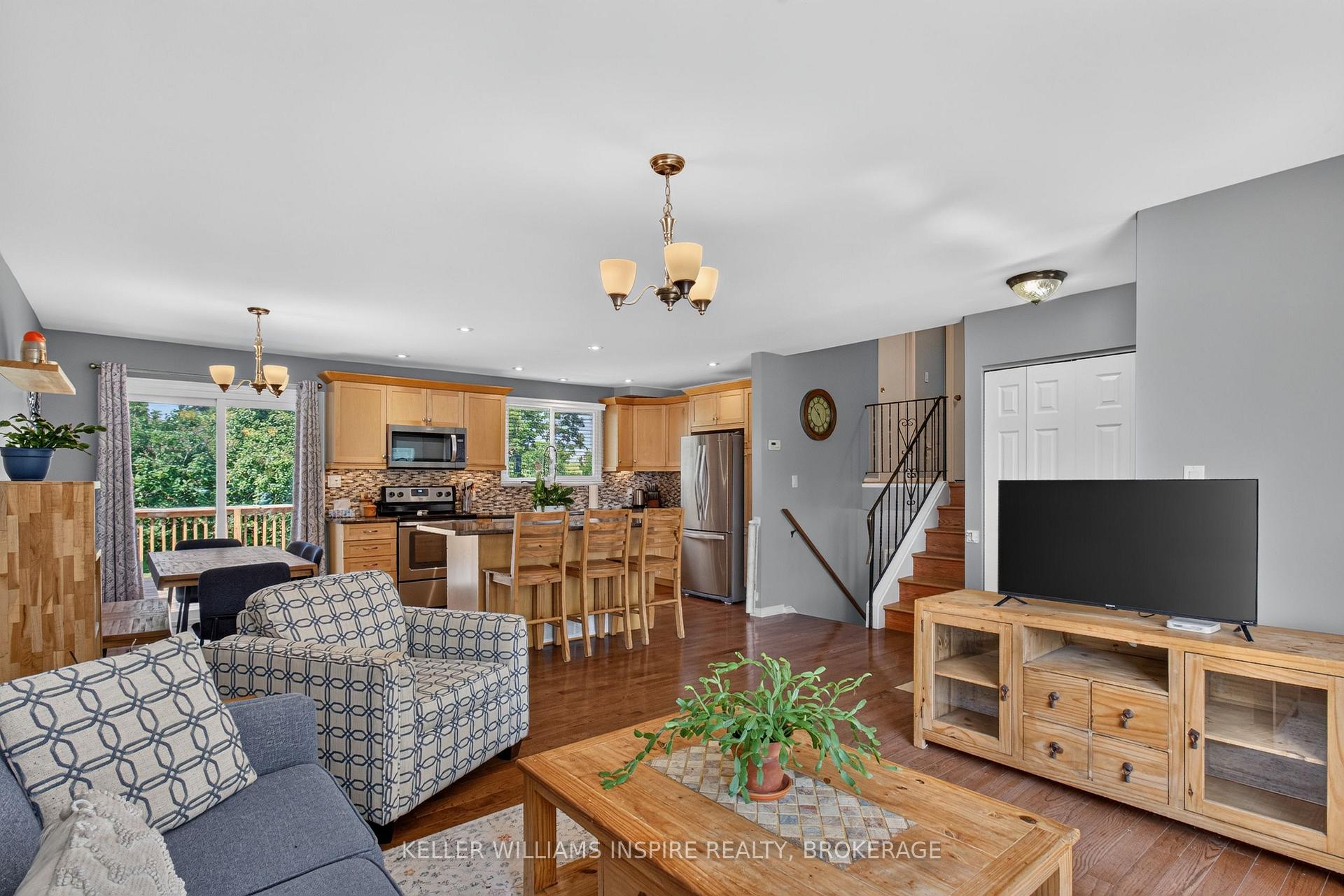 Photo 20 of 38 Westran Road, Loyalist, Amherstview — HOMEH