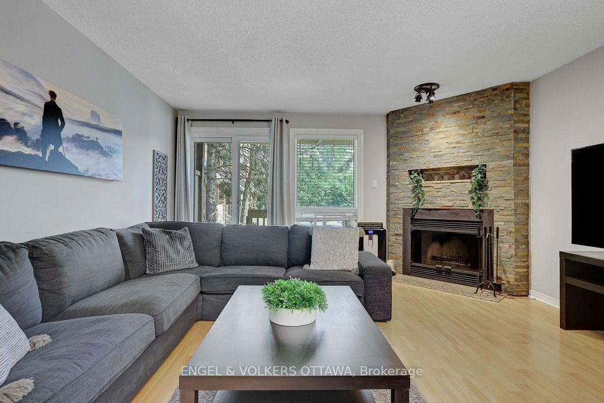 Photo 2 of 382 Briston Private, Ottawa, Hunt Club Park — HOMEH