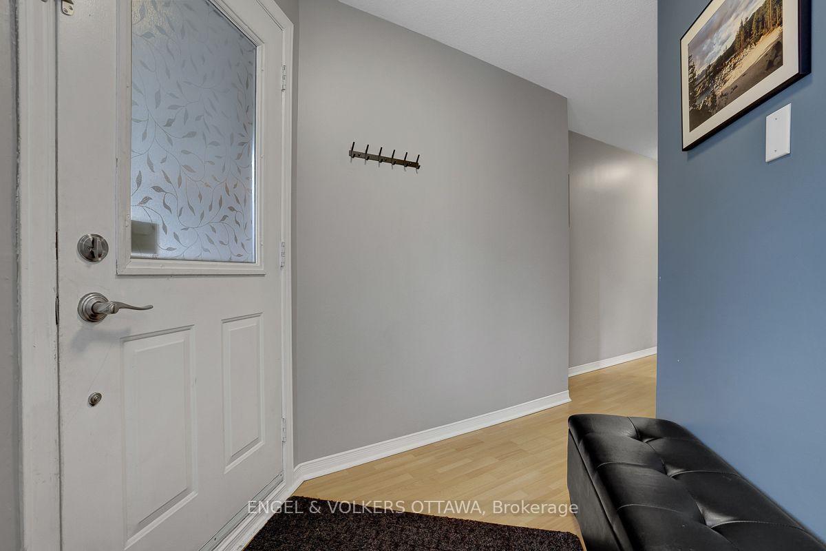 Photo 5 of 382 Briston Private, Ottawa, Hunt Club Park — HOMEH