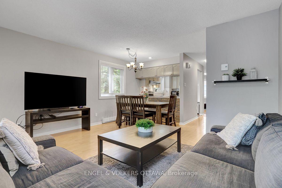 Photo 8 of 382 Briston Private, Ottawa, Hunt Club Park — HOMEH