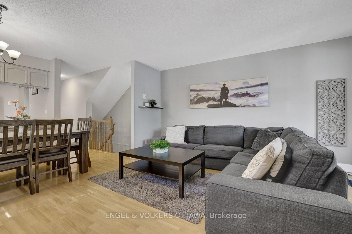 Photo 12 of 382 Briston Private, Ottawa, Hunt Club Park — HOMEH
