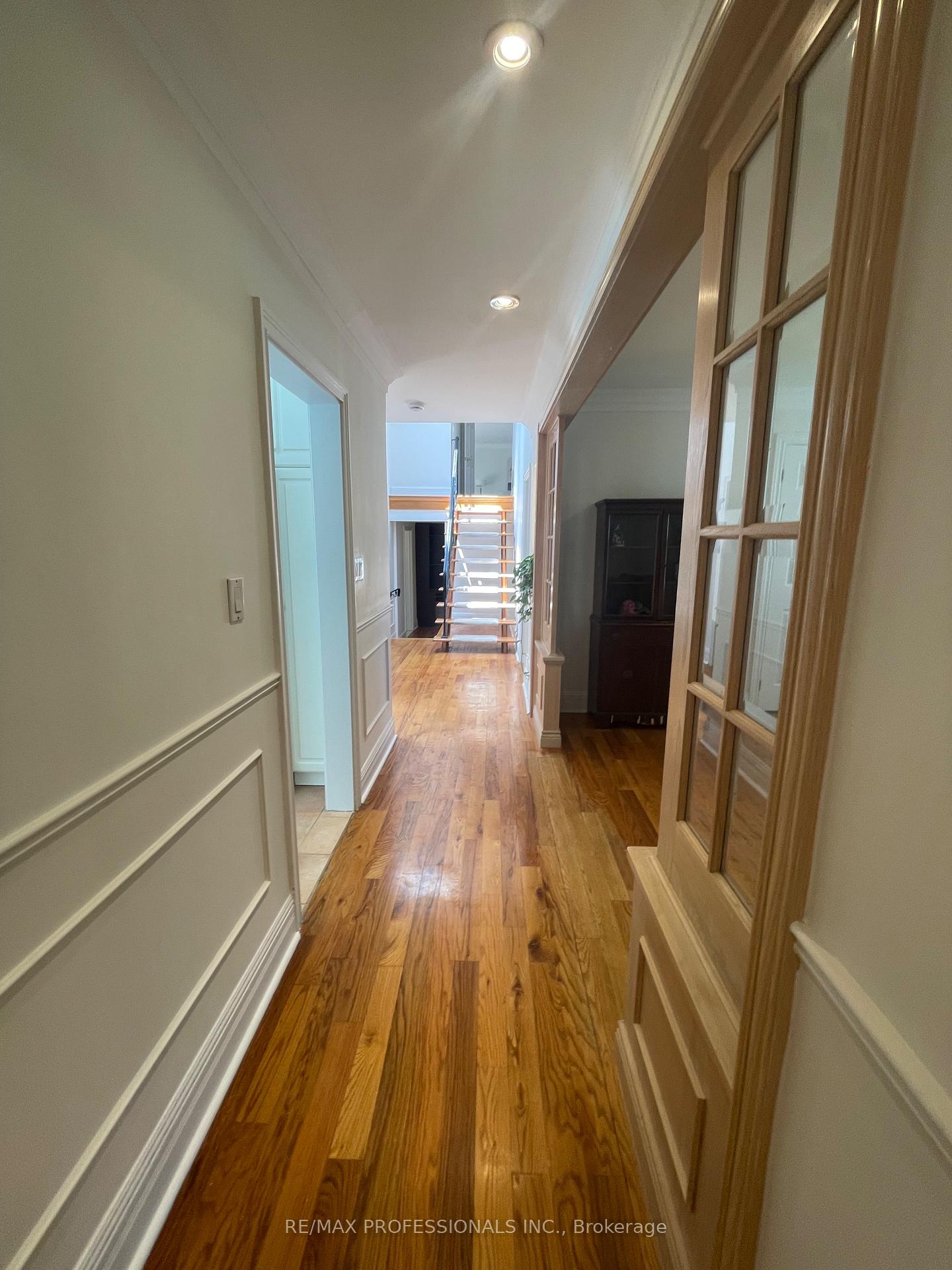 Photo 30 of 560 Meadow Wood Road, Mississauga, Clarkson — HOMEH