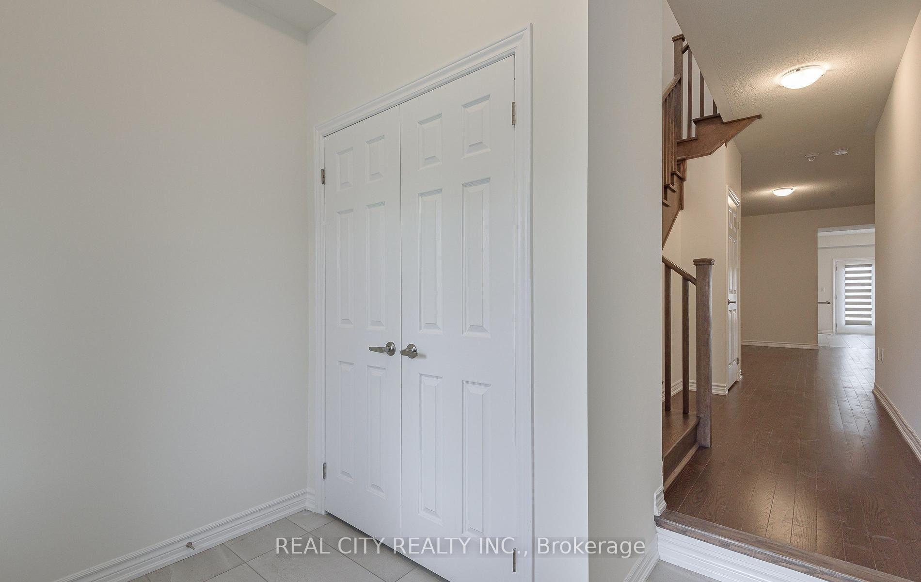 Photo 4 of 202 Doug Finney Street, Oshawa, Eastdale — HOMEH