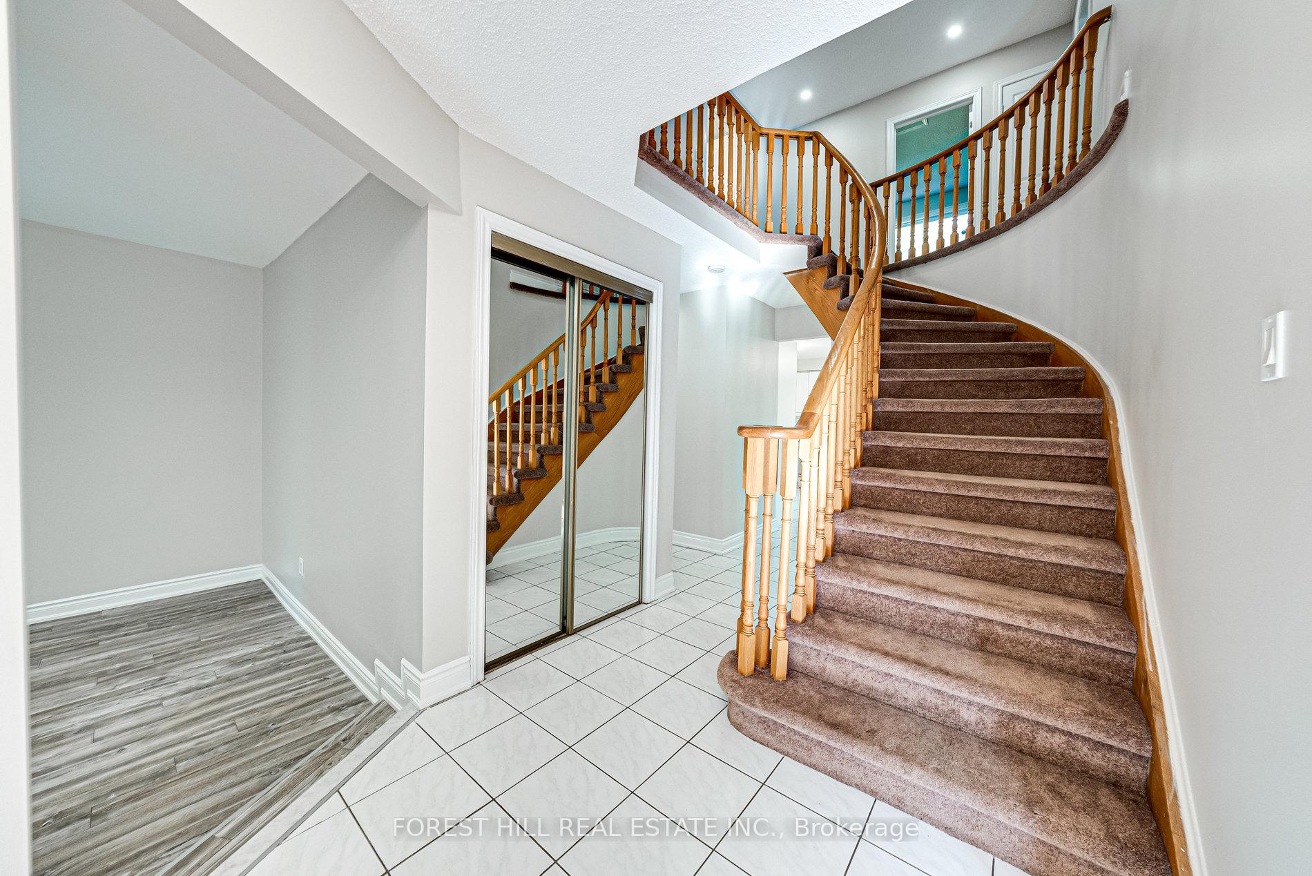 Photo 4 of 300 Conley Street, Vaughan, Lakeview Estates — HOMEH