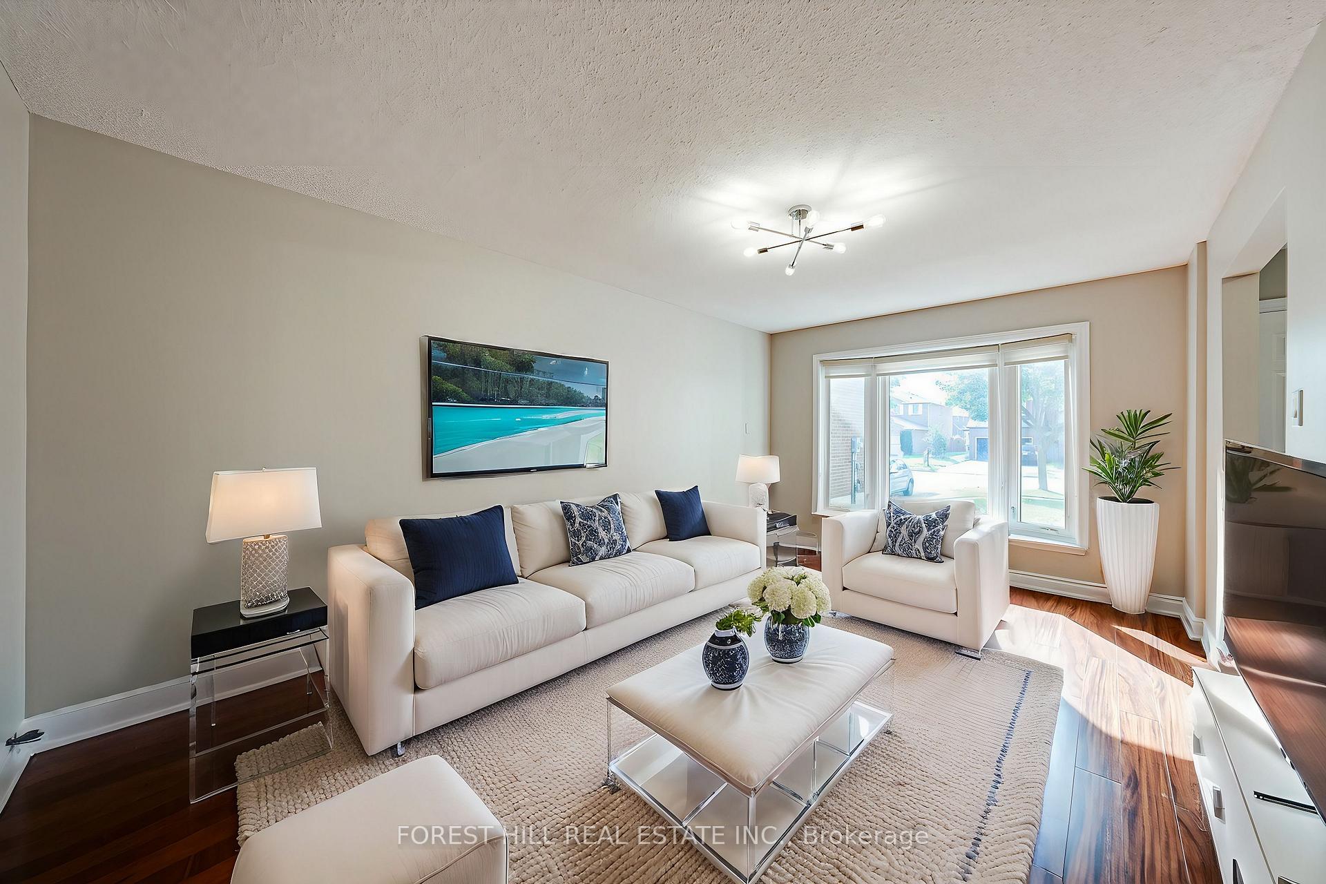 Photo 8 of 300 Conley Street, Vaughan, Lakeview Estates — HOMEH