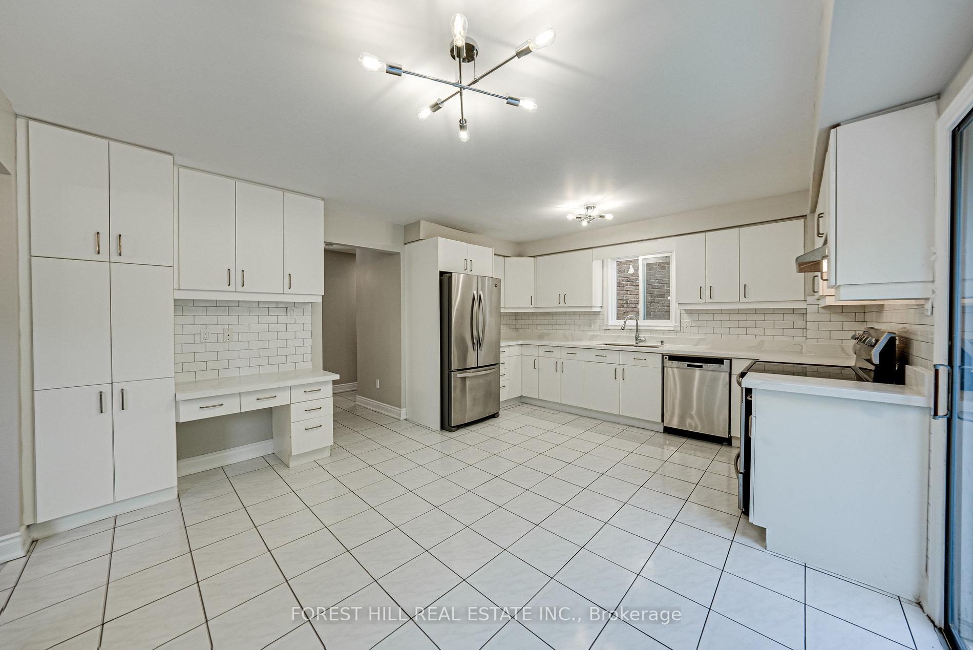 Photo 12 of 300 Conley Street, Vaughan, Lakeview Estates — HOMEH